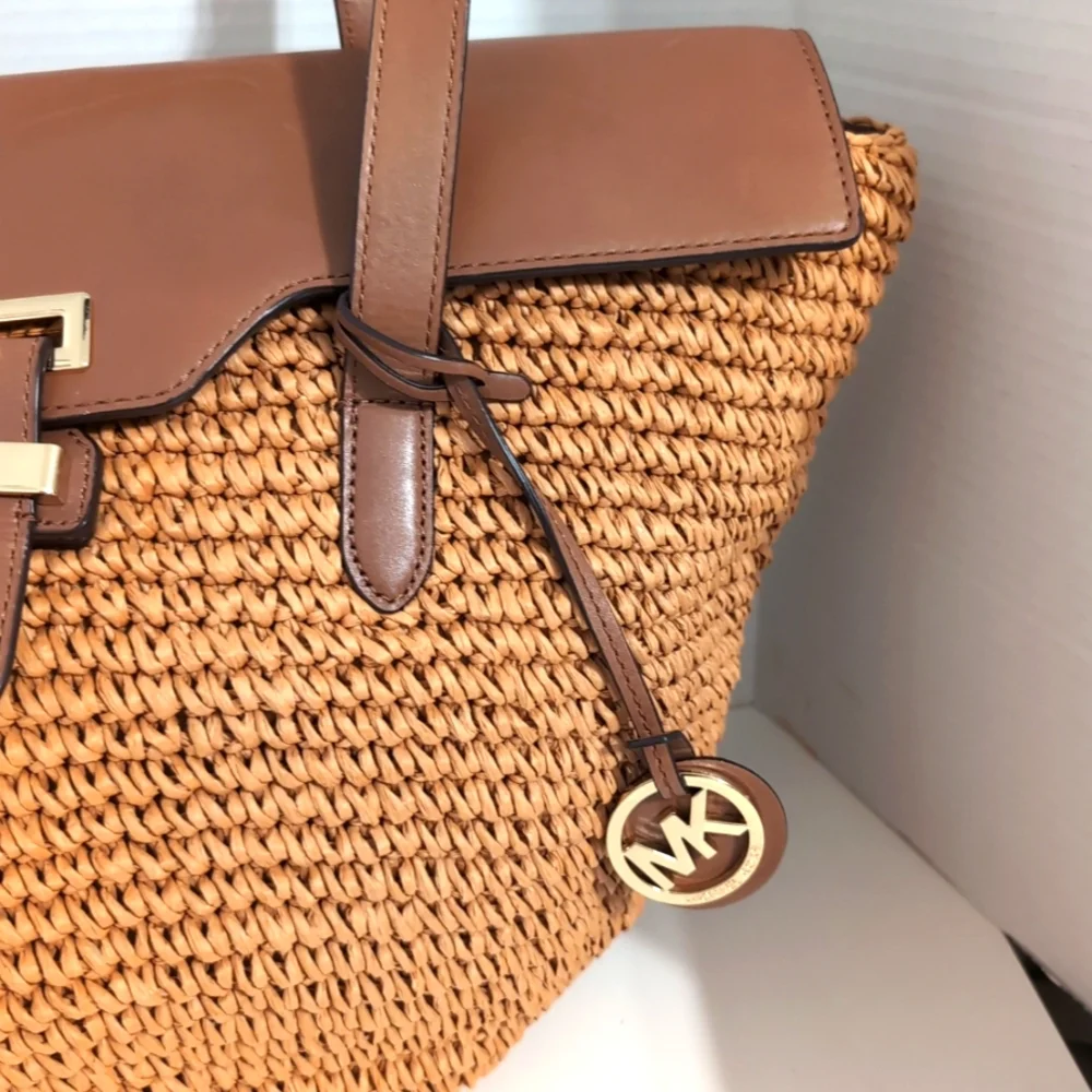 Michael Kors Tan and Brown Shoulder Bag - Picture 2 of 12